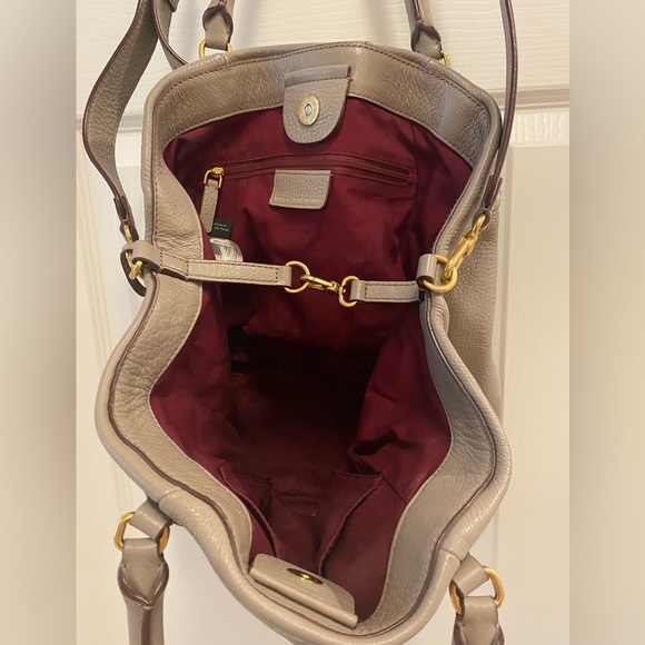 Excellent condition Marc Jacobs tote. Unique and roomy. Gorgeous color! - Picture 3 of 4
